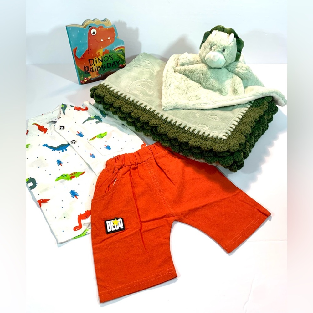 Green Embossed Plush Dinosaur Ceratops Crochet Baby Blanket 5 Piece Gift Set